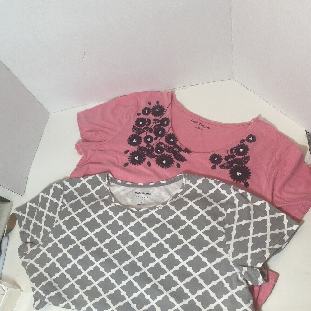 Bundle 2 CROFT & BARROW Tees Pink, Embroidered Geometric Round Neck L